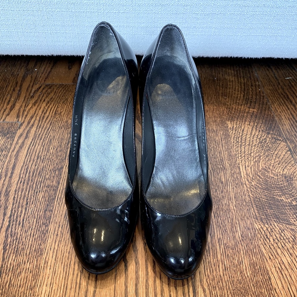 Stuart Weitzman Classic Black Patent Pump